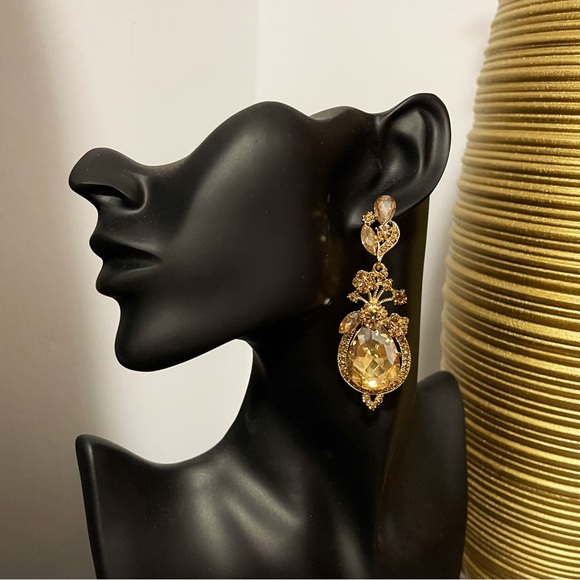 ✨ Gorgeous Amber Rhinestones Chandelier Drop Earrings - Picture 4 of 4